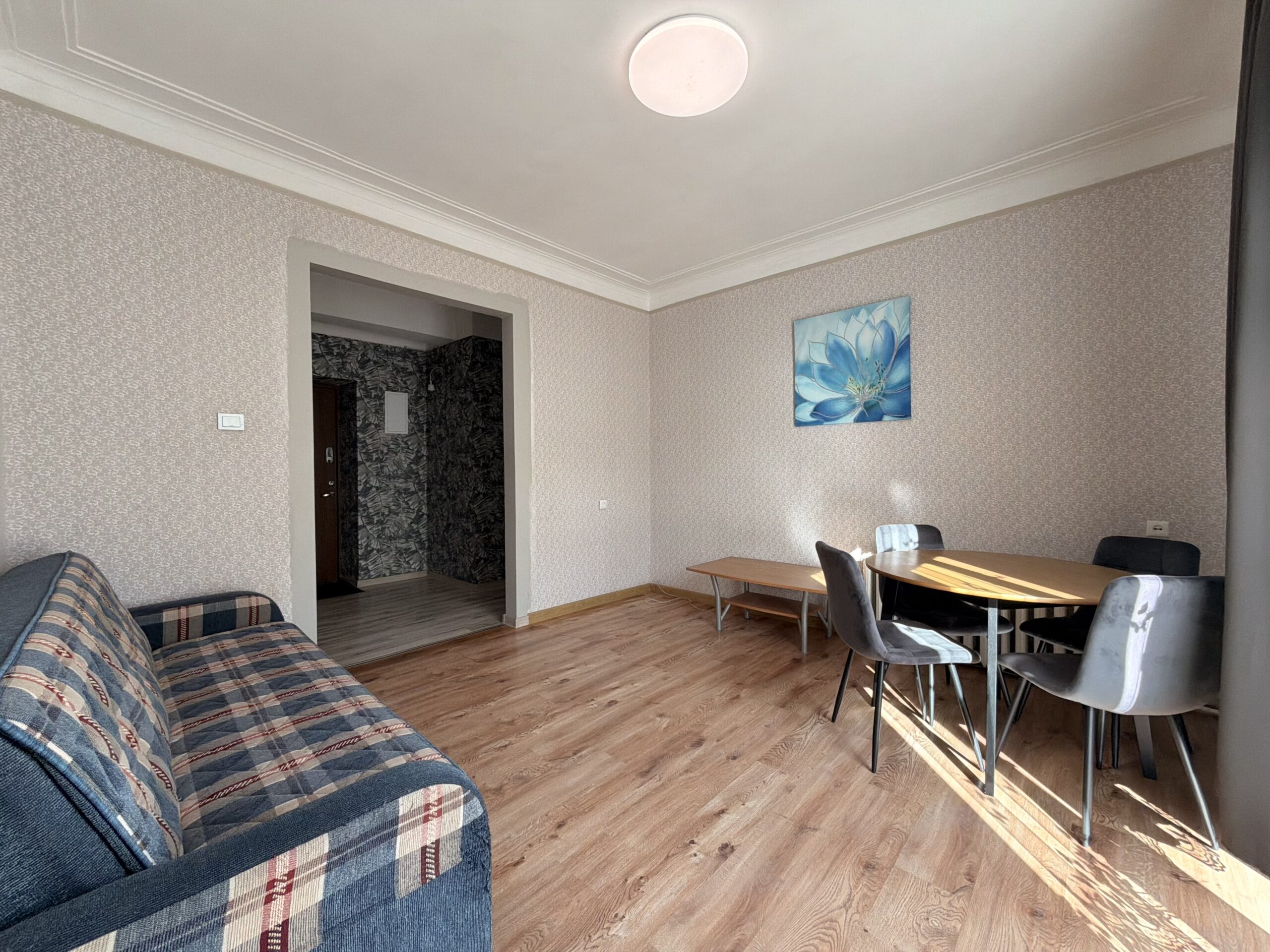 PARDUODAMAS IŠSKIRTINIS 2 KAMBARIŲ BUTAS PAČIOJE ŠIAULIŲ ŠIRDYJE 4 PARDUODAMAS IŠSKIRTINIS 2 KAMBARIŲ BUTAS PAČIOJE ŠIAULIŲ ŠIRDYJE - Image 4
