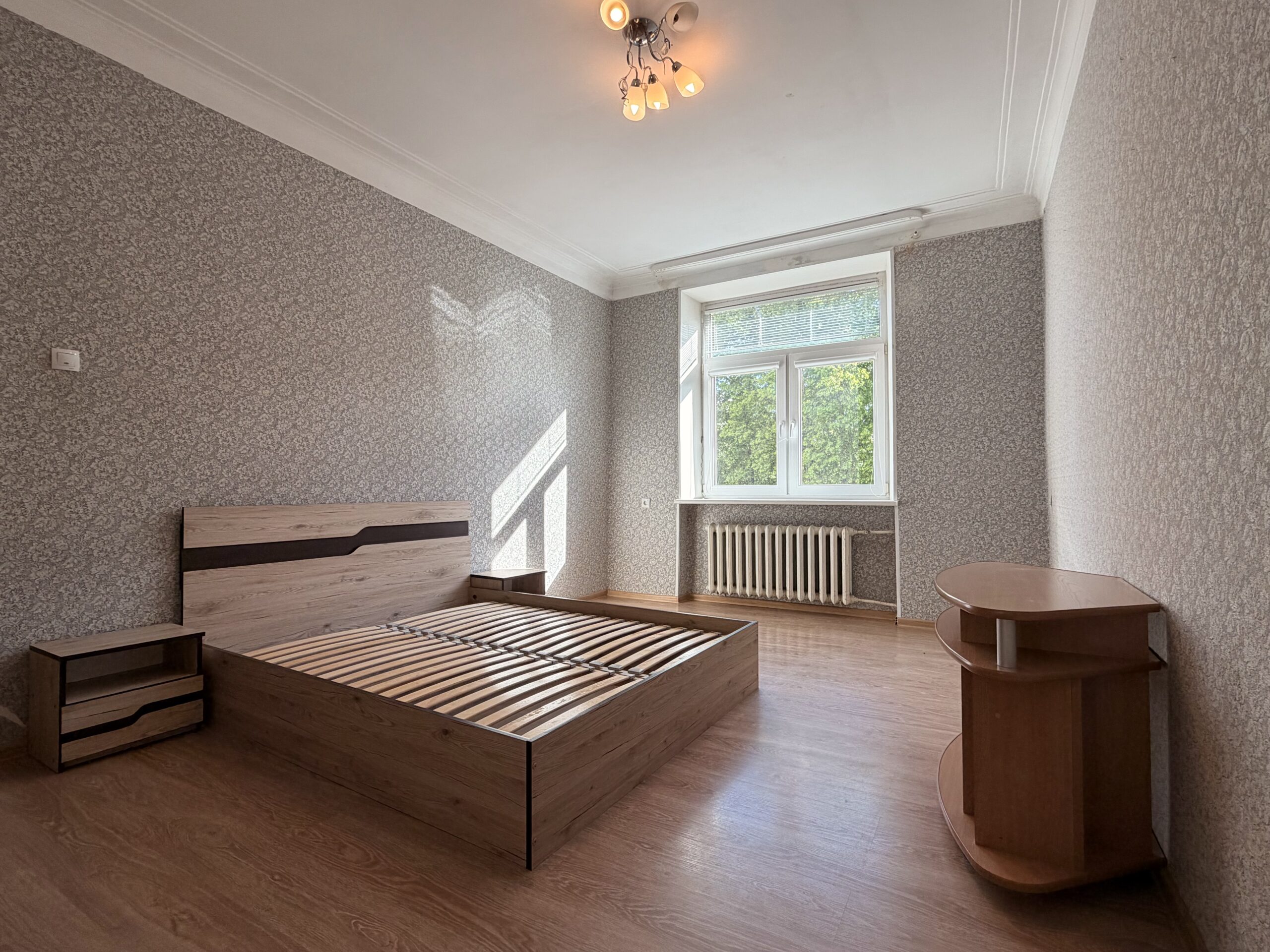 PARDUODAMAS IŠSKIRTINIS 2 KAMBARIŲ BUTAS PAČIOJE ŠIAULIŲ ŠIRDYJE 9 PARDUODAMAS IŠSKIRTINIS 2 KAMBARIŲ BUTAS PAČIOJE ŠIAULIŲ ŠIRDYJE - Image 9